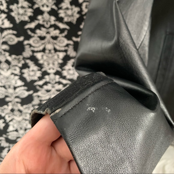 🦇 Vintage 90’s Leather Jacket 🦇 - Picture 7 of 12